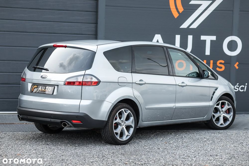 Ford S-Max - 11