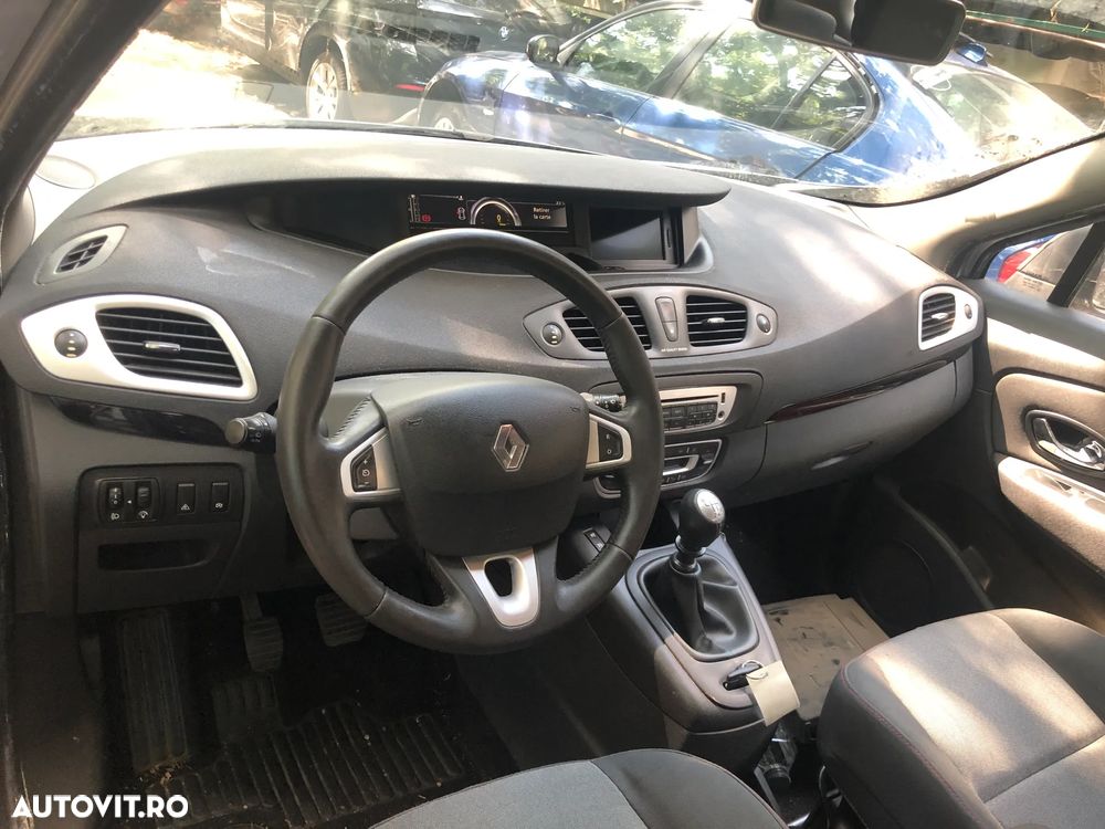 Dezmembrez Renault Scenic 2012 gri - 7