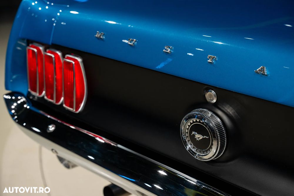 Ford Mustang - 24