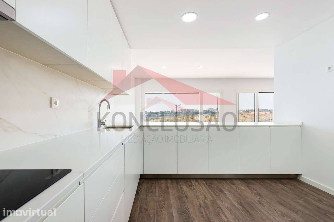 Moradia Nova V5 em Banda em Vialonga - perto de Lisboa - Grande imagem: 3/37