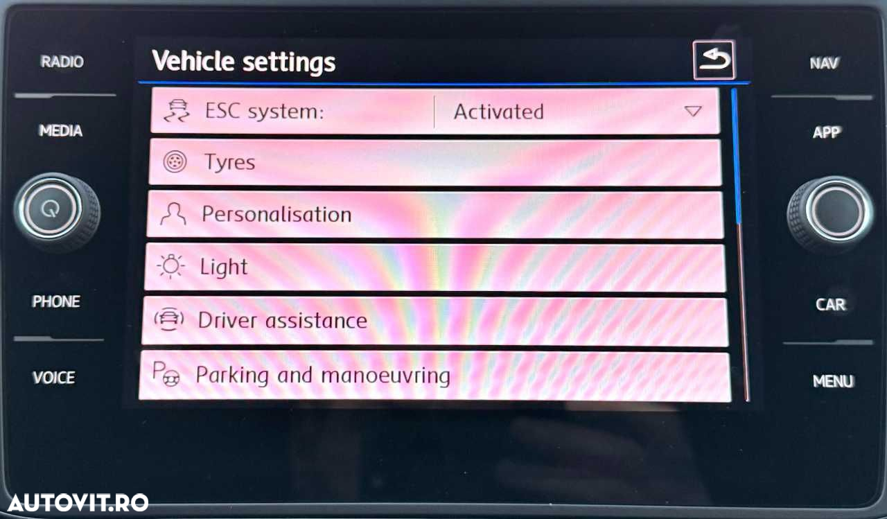 Volkswagen T-ROC 1.6 TDI Design - 33