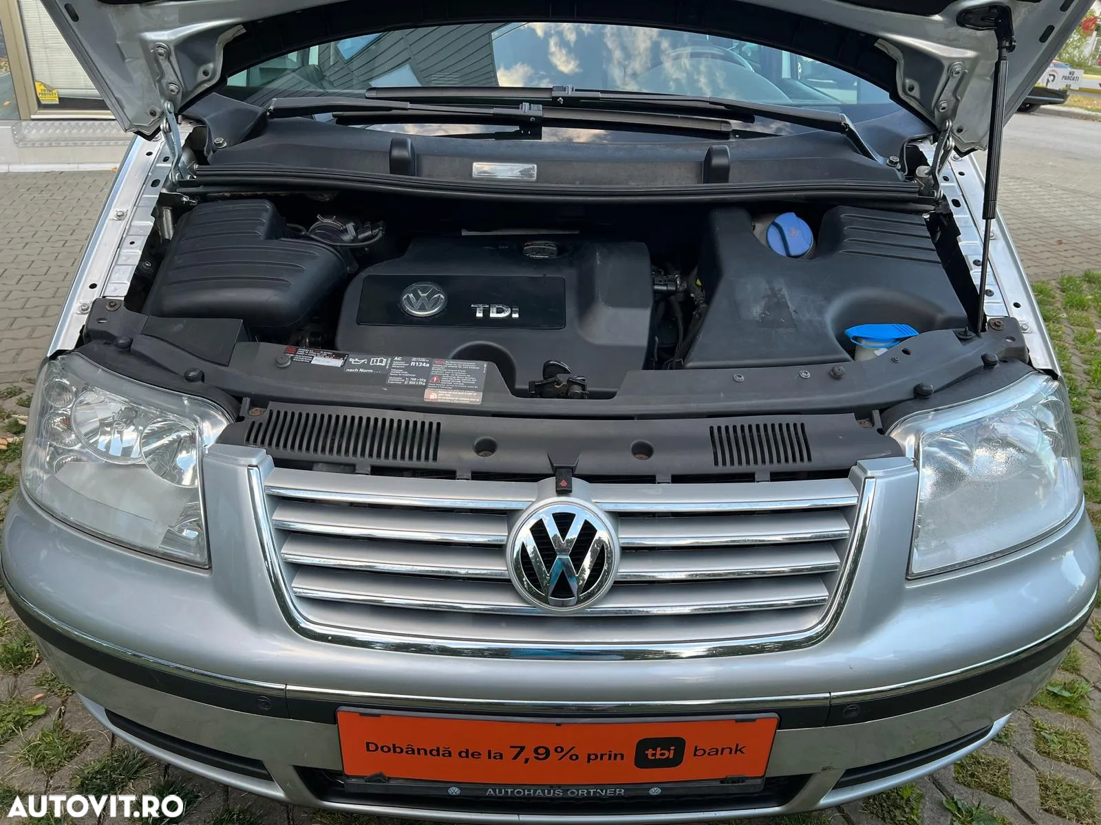 Volkswagen Sharan 1.9 TDI Highline Aut - 13