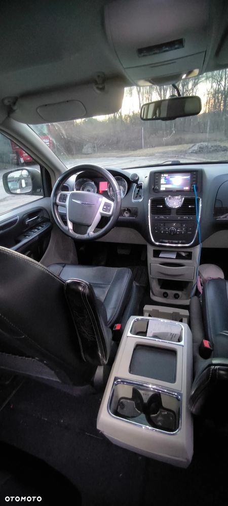 Chrysler Town & Country 3.6 Limited - 7