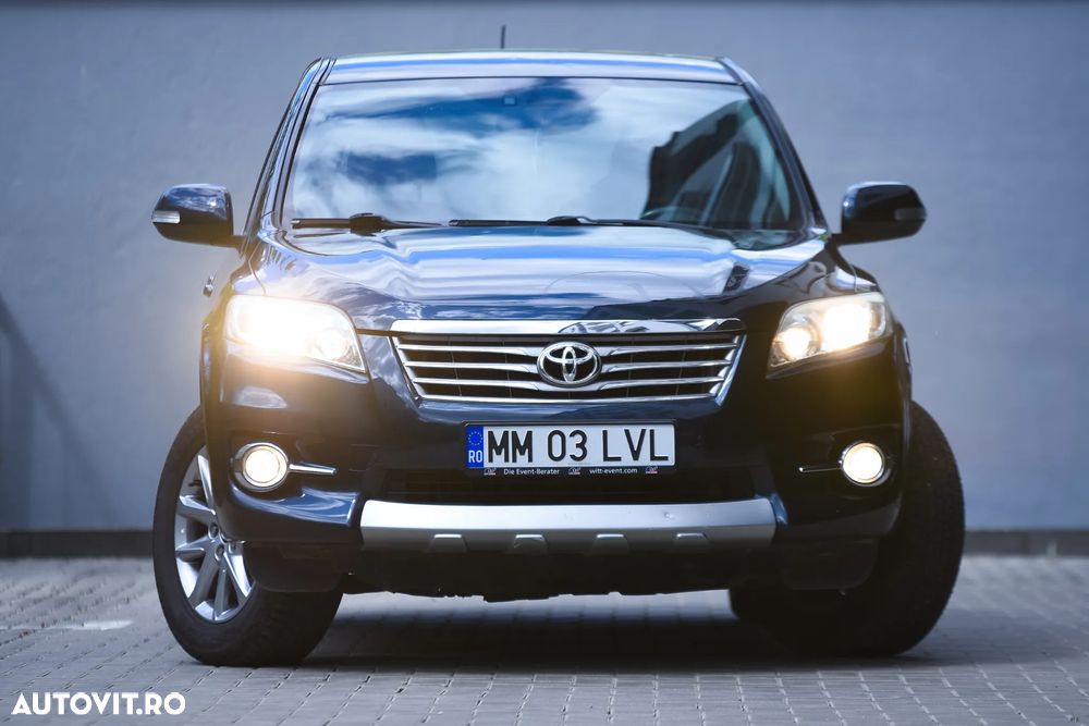 Toyota RAV4 - 6