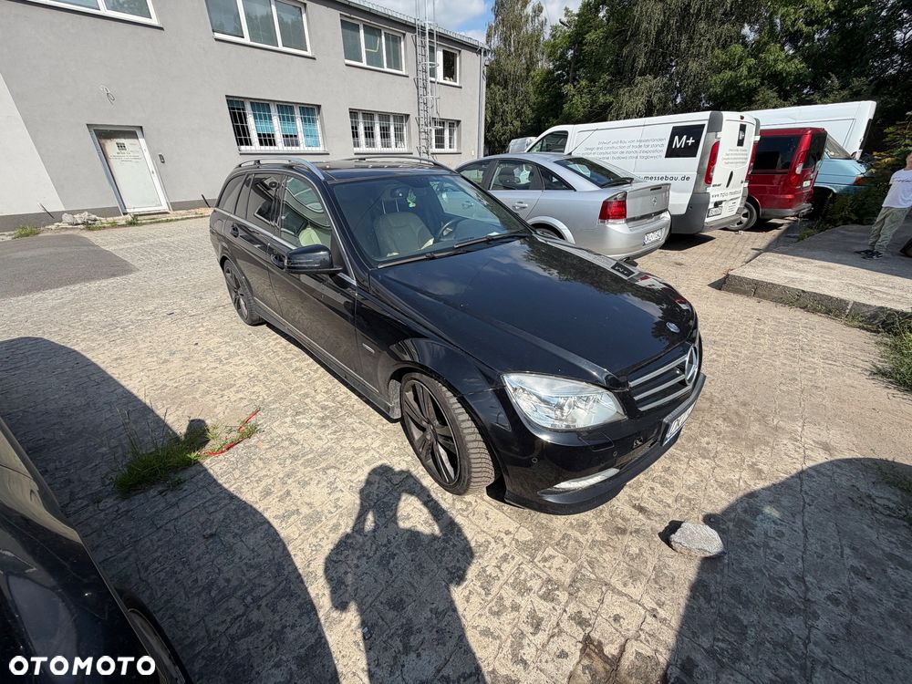Mercedes-Benz Klasa C 350 CDI BlueEff Avantgarde 4-Matic - 2