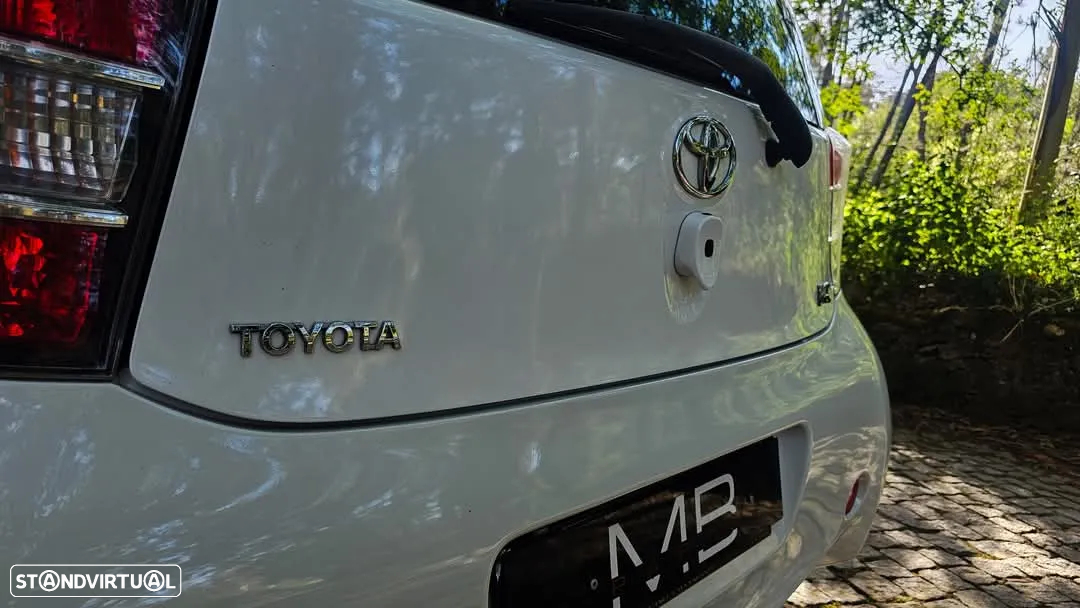 Toyota iQ 1.0 VVT-i Essential+AC - 17