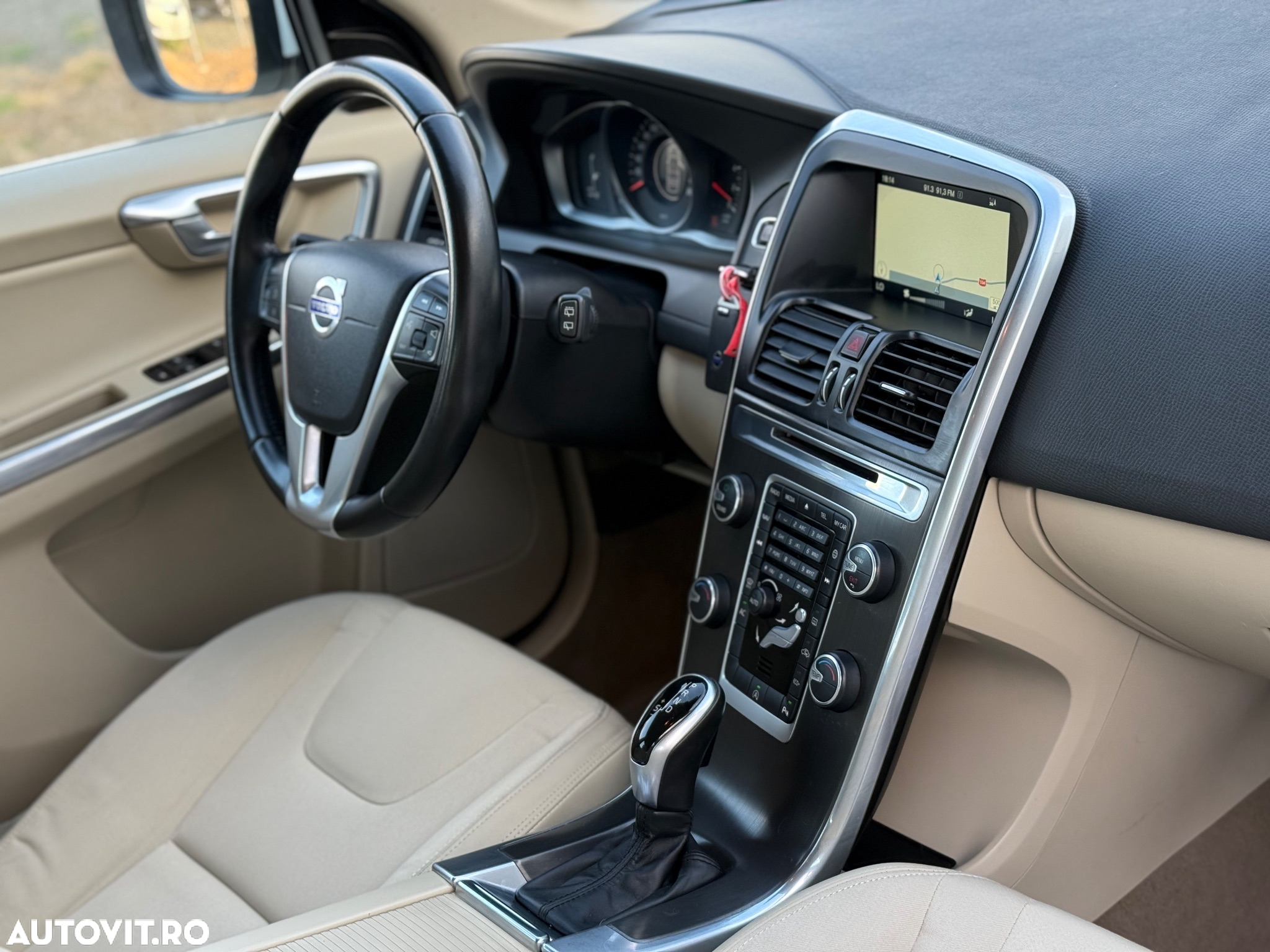 Volvo XC 60 D4 Geartronic Momentum - 10