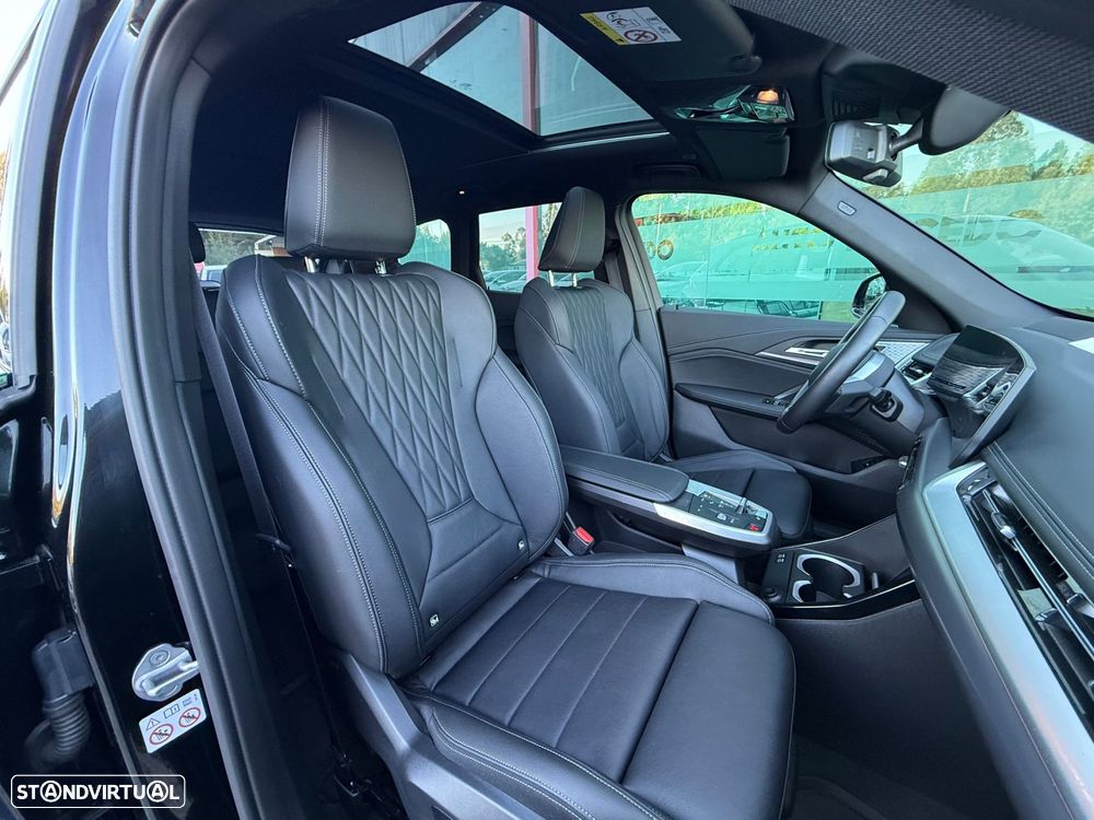 BMW iX1 xDrive30 Pack Desportivo M - 11