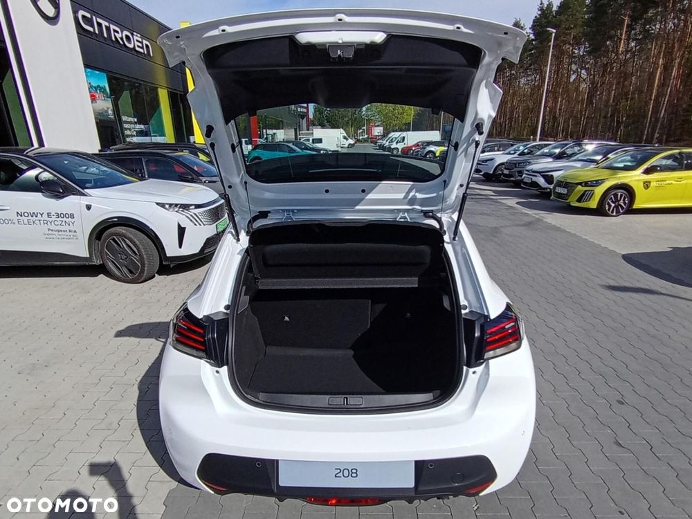 Peugeot 208 - 10