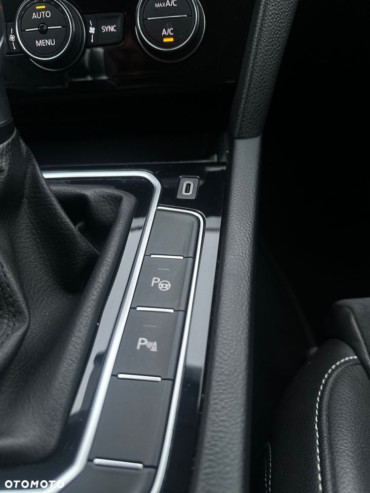 Volkswagen Passat 1.4 TSI DSG BlueMotion Technology Exclusive - 25