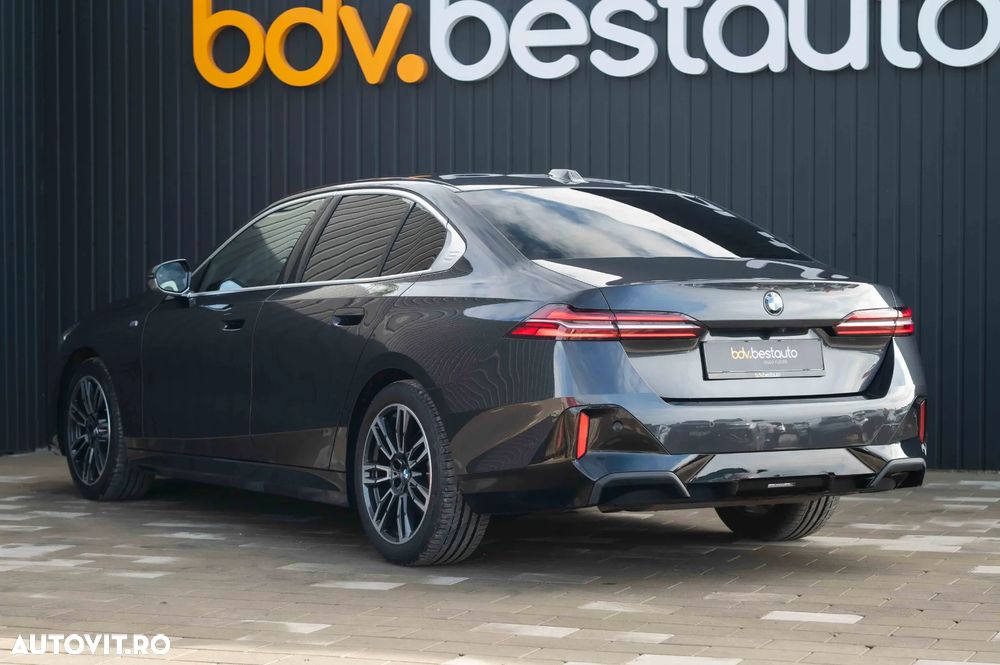 BMW Seria 5 520i AT MHEV - 8