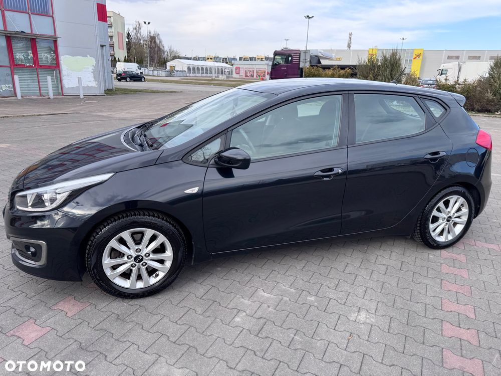 Kia Ceed - 27