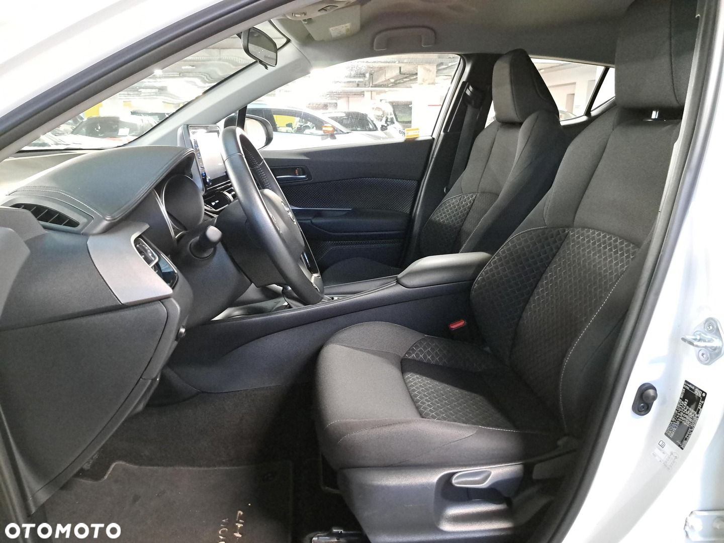 Toyota C-HR - 10