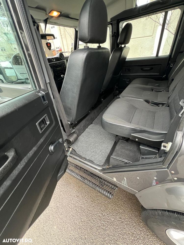 Land Rover Defender 110 2.4I SE - 11