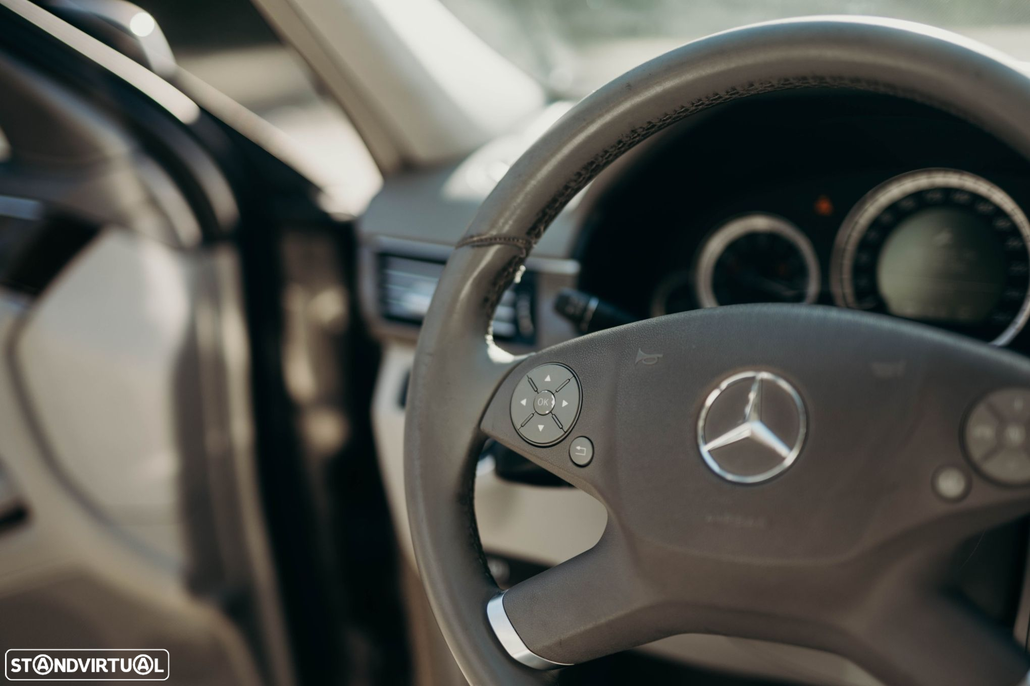 Mercedes-Benz E 250 CGi Elegance BlueEfficiency - 11