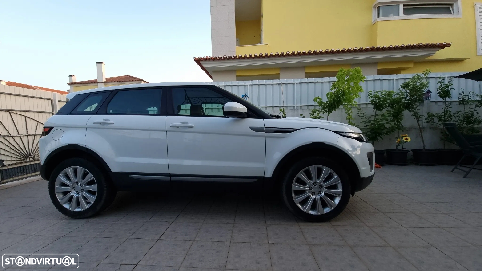 Land Rover Range Rover Evoque 2.0 TD4 Pure - 3