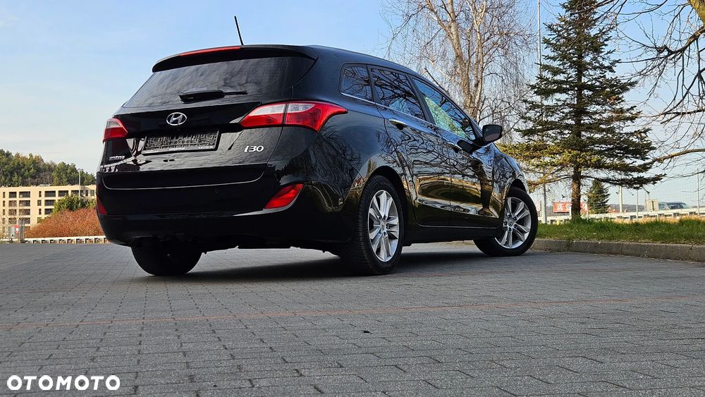Hyundai i30 1.6 CRDi Automatik Trend - 4