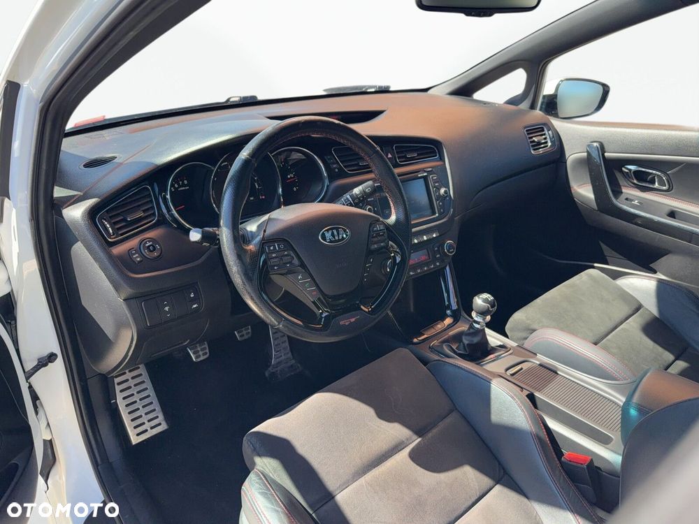 Kia Ceed 1.6 T-GDI GT - 9