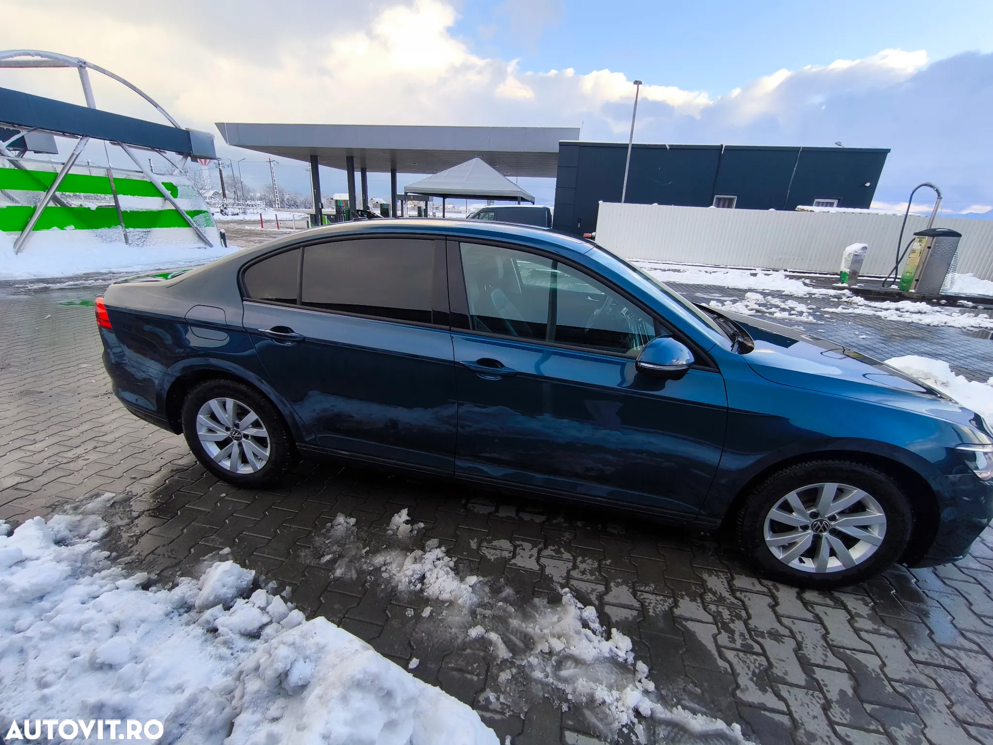 Volkswagen Passat - 12