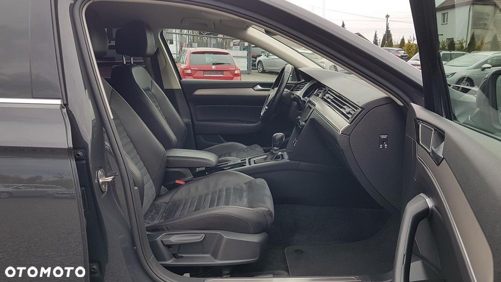 Volkswagen Passat Variant 2.0 TDI SCR DSG Highline - 27