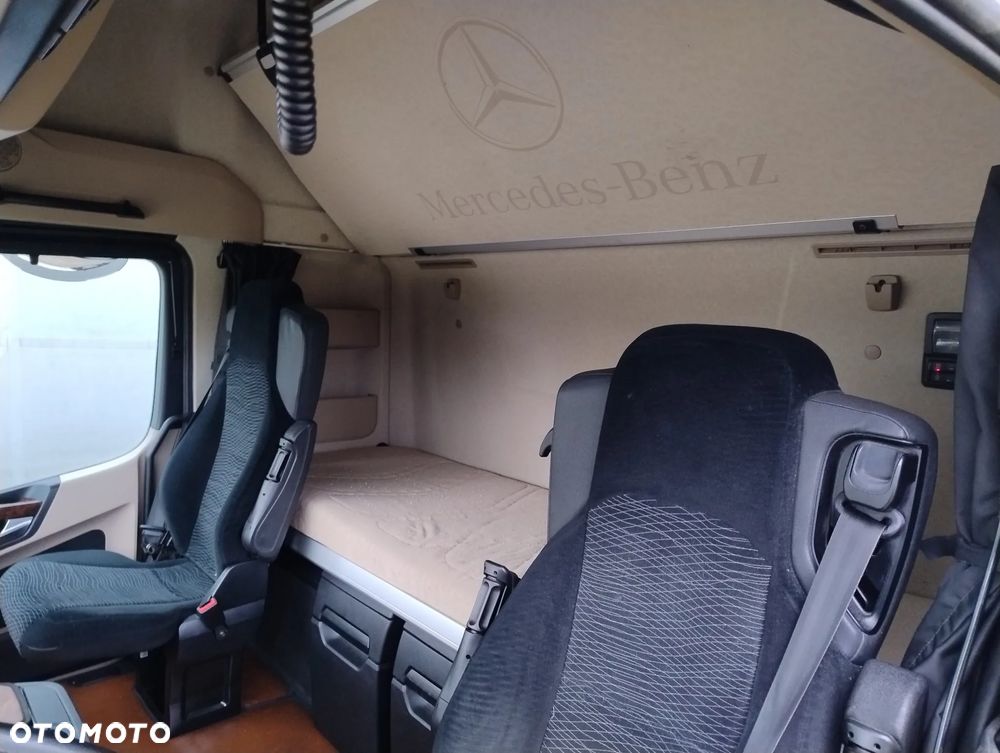 Mercedes-Benz Actros - 9