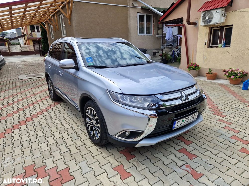Mitsubishi Outlander 2.2 DI-D 4WD Automatik Top - 1