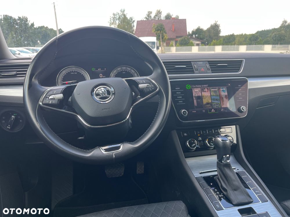 Skoda Superb 2.0 TDI DSG Ambition - 19