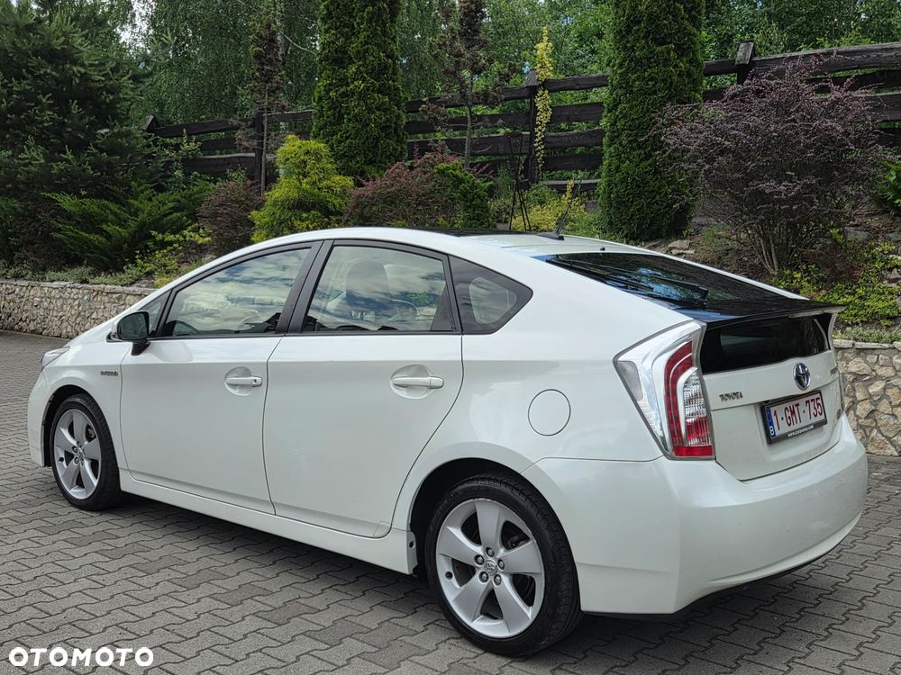 Toyota Prius (Hybrid) Executive - 6