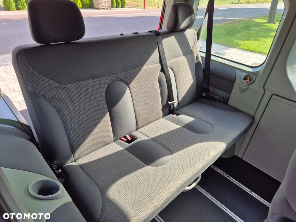 Opel Vivaro - 12