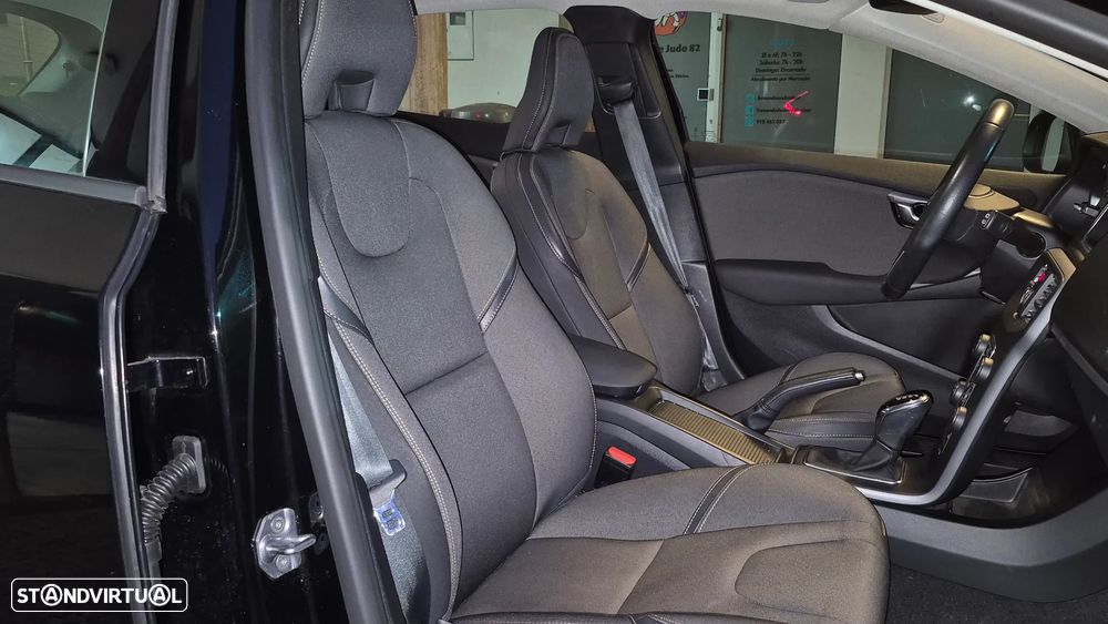Volvo V40 1.5 T3 Sport Edition Plus Geartronic - 23