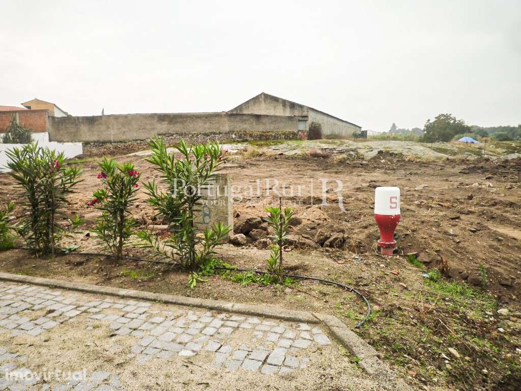 Lote de 245 m2 para construção de moradia - Grande imagem: 4/6