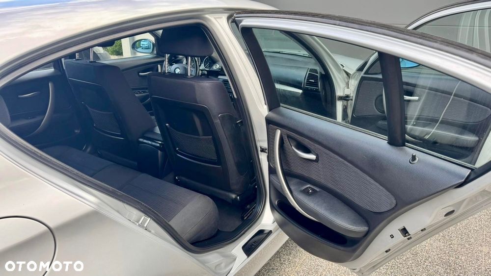 BMW Seria 1 116i - 19