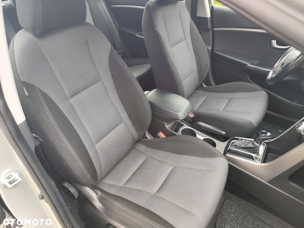 Hyundai i30 1.6 CRDi Automatik Trend - 10