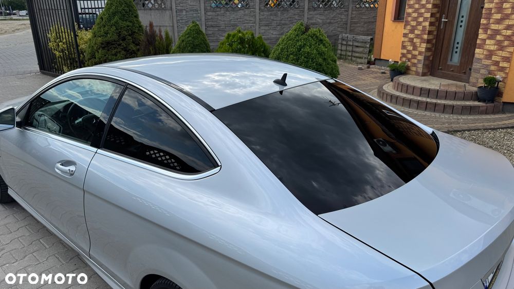 Mercedes-Benz Klasa C 250 CGI BlueEff Sport - 17