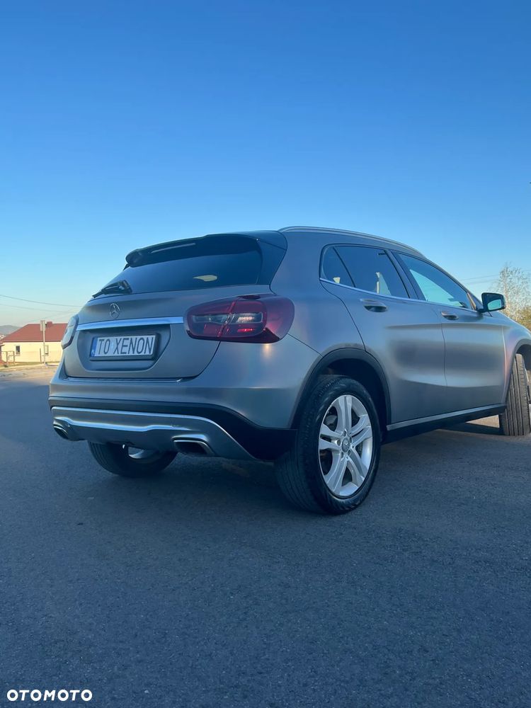 Mercedes-Benz GLA 250 4Matic 7G-DCT - 7