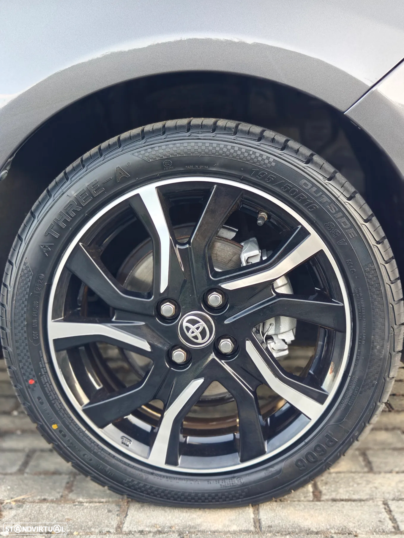Toyota Yaris 1.4 D-4D Sport+P.Techno +T.Panoramico - 14