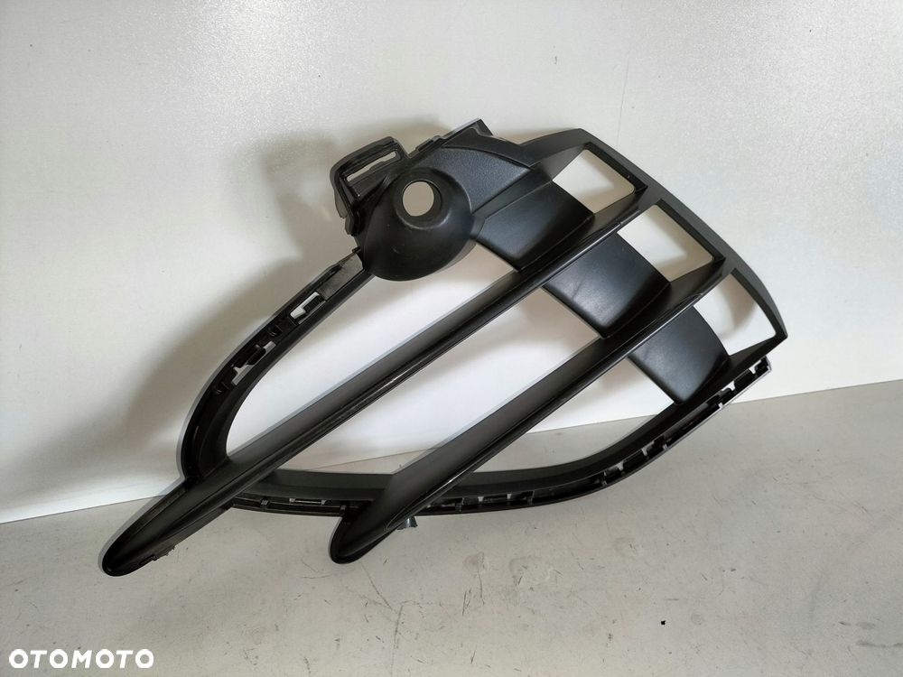 atrapa kratka zderzaka przód lewa mercedes e klasa w214 53 63 amg 22- - 2