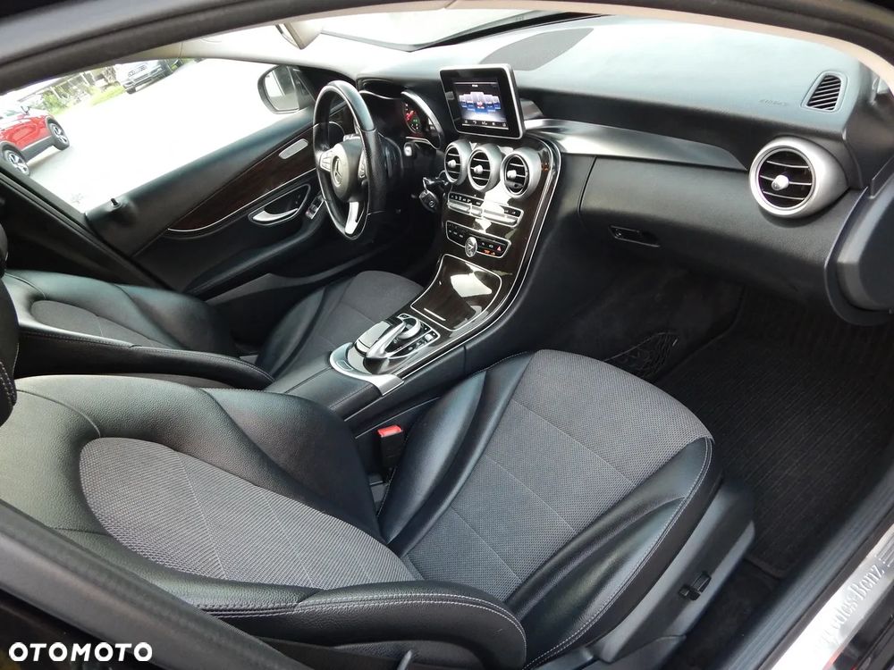 Mercedes-Benz Klasa C 200 7G-TRONIC Edition - 10