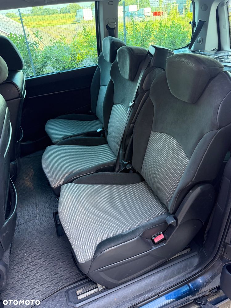 Peugeot 807 HDi 135 Style - 21