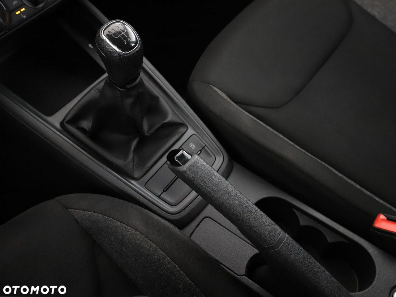 Skoda Kamiq 1.0 TSI Active - 28