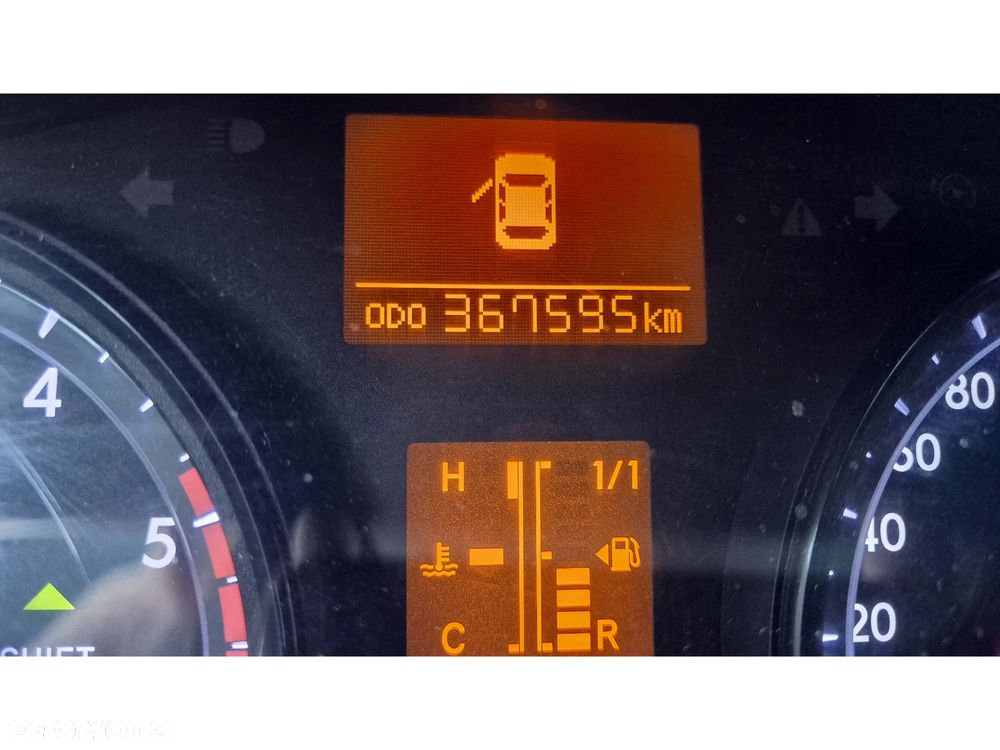 Toyota Avensis 2.0 D-4D Sol - 9