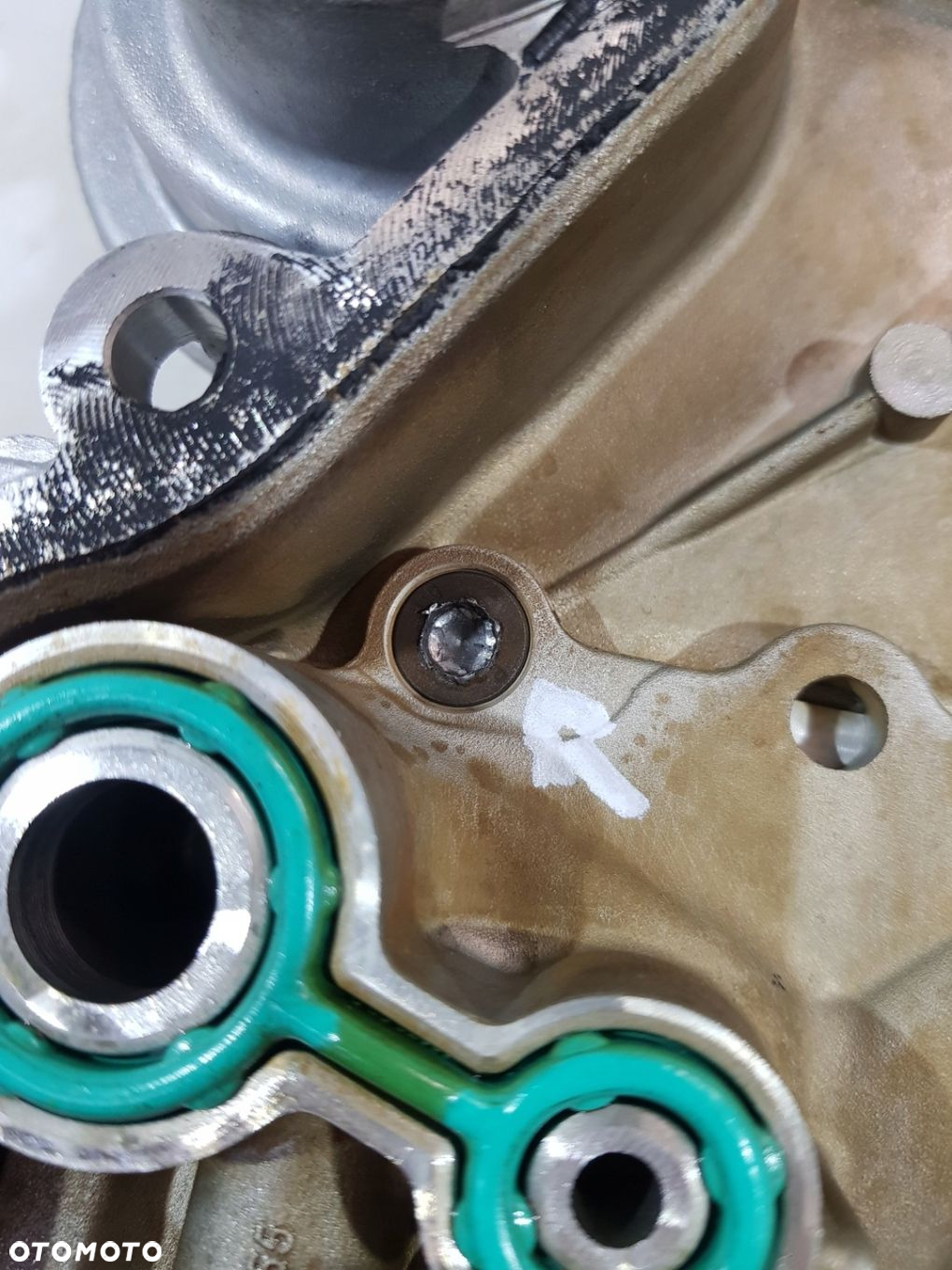 OBUDOWA ROZRZĄDU POMPA OLEJU 135029068R DACIA RENAULT NISSAN 1.0SCE B4DE411 - 8