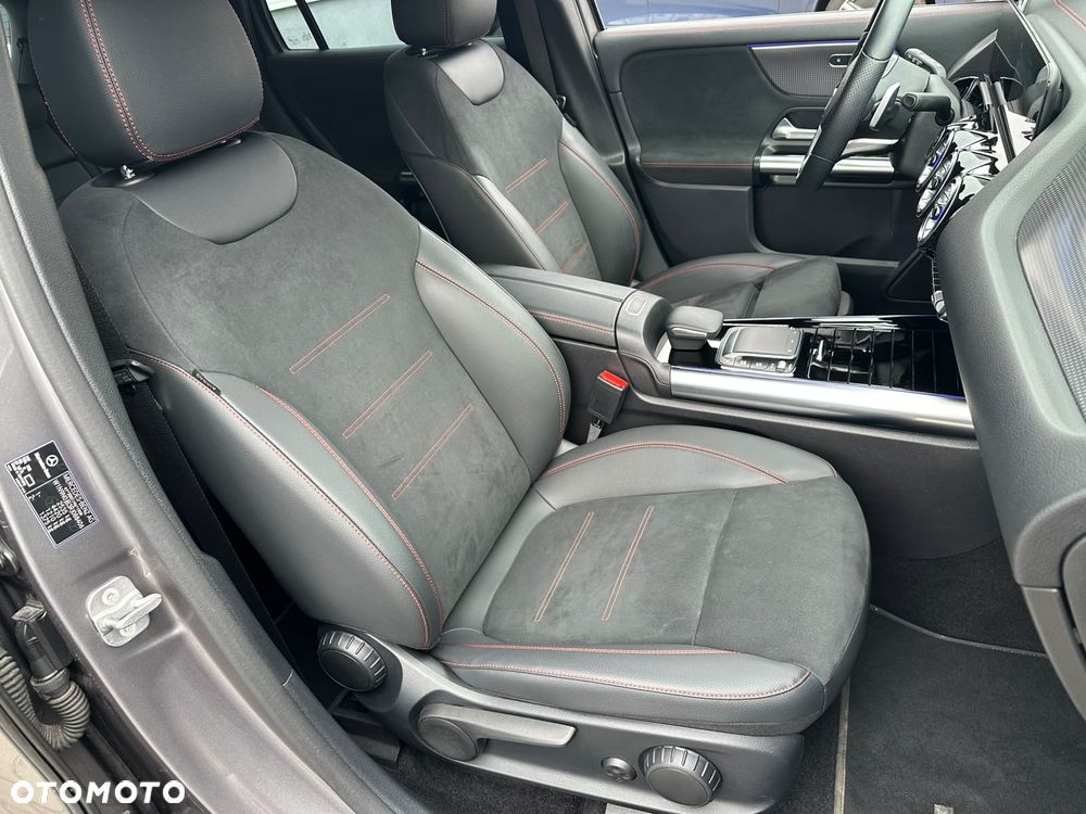 Mercedes-Benz EQA 300 66.5kWh 4-Matic AMG Line - 17