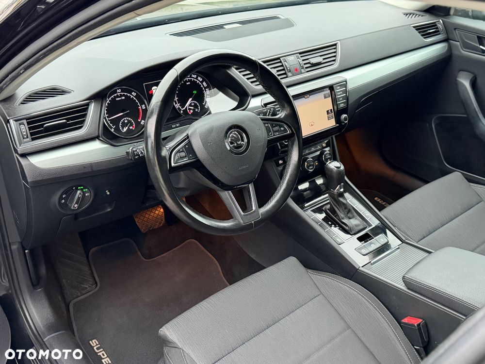 Skoda Superb 2.0 TDI Ambition DSG - 11