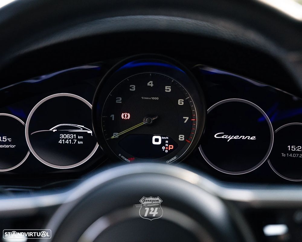 Porsche Cayenne Coupé E-Hybrid - 15