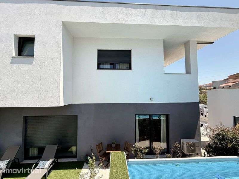 Moradia T4 Contemporânea - Grande imagem: 2/2