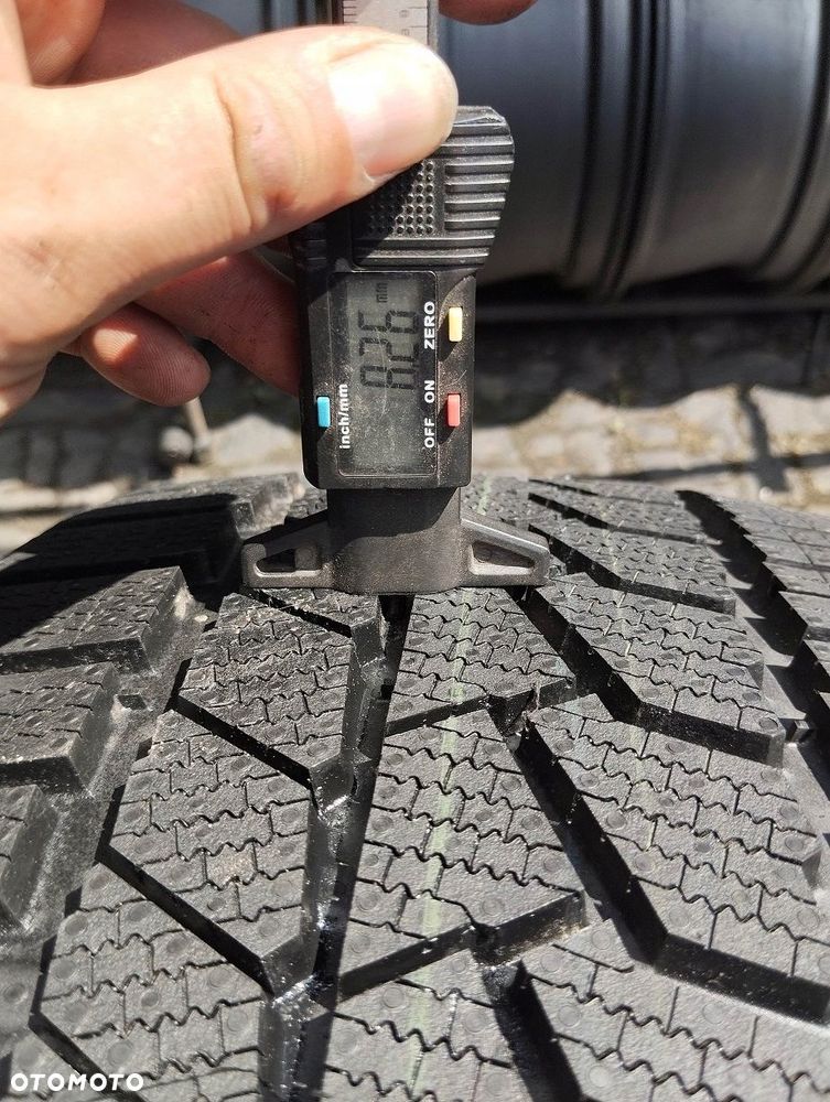 Continental WinterContact TS 860 S 245 40 20 99 V 3PMSF rant RSC XL 1szt - 2