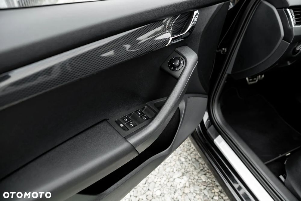 Skoda Octavia 2.0 TSI (Green tec) DSG RS - 19