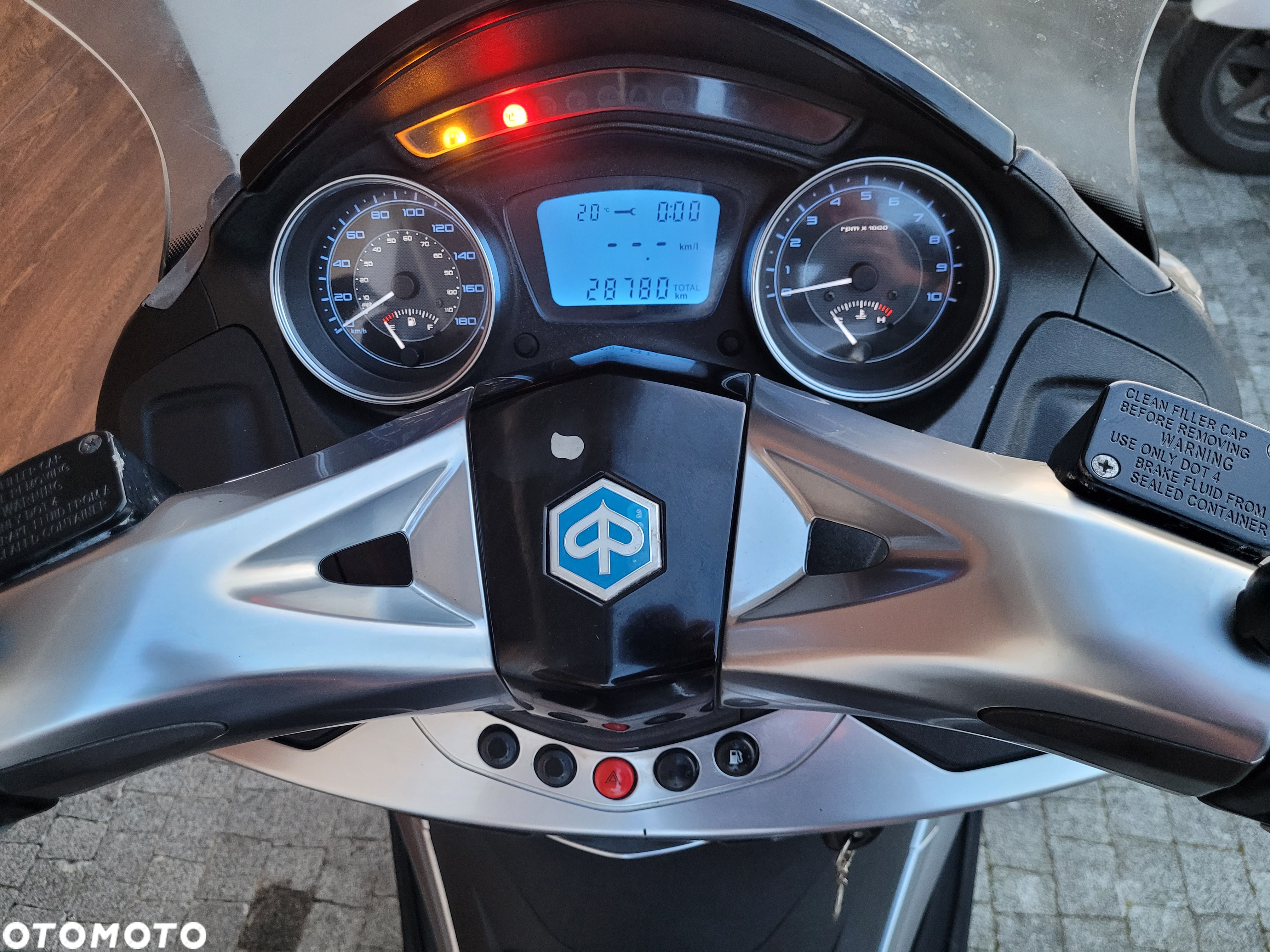 Piaggio X10 - 16