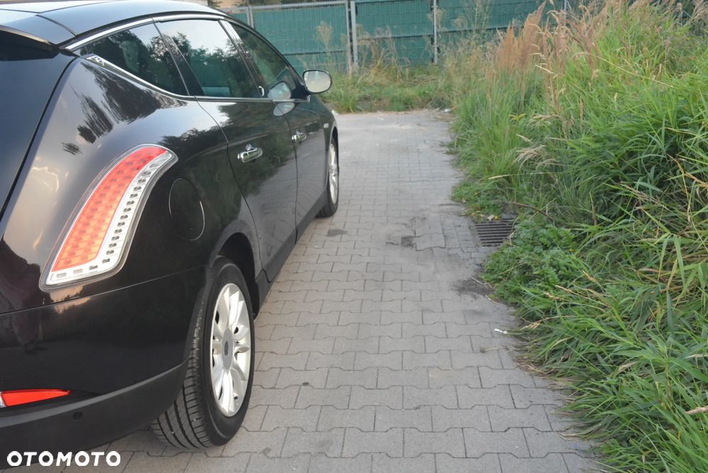 Lancia Delta 1.6 MJ Silver - 5